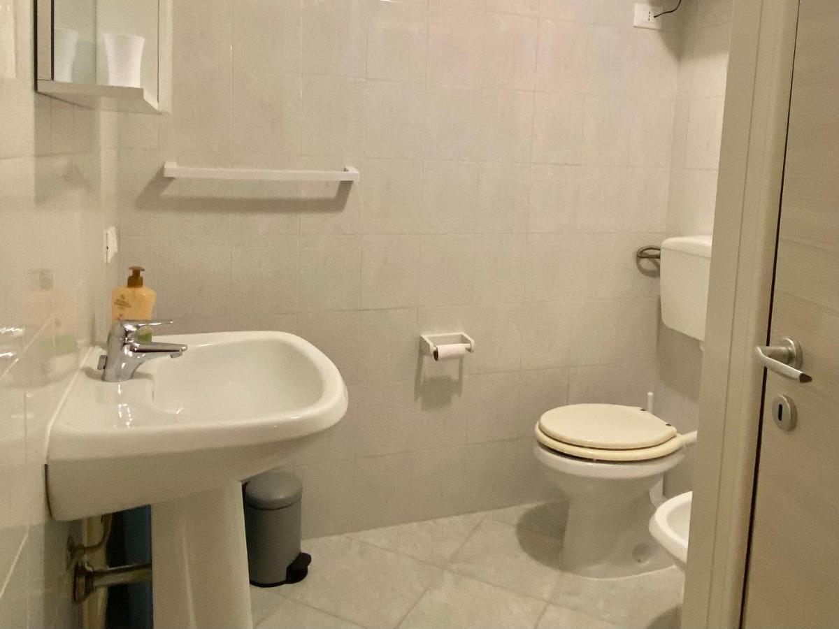 Iccara Casa Vacanze Carini Exteriör bild